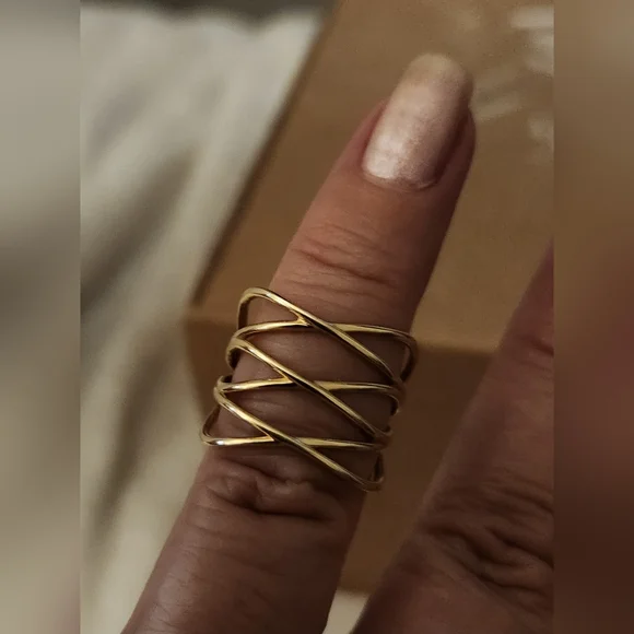 14K Yellow Gold Women's Triple Crossover Ring Size 7 - Picture 8 of 14